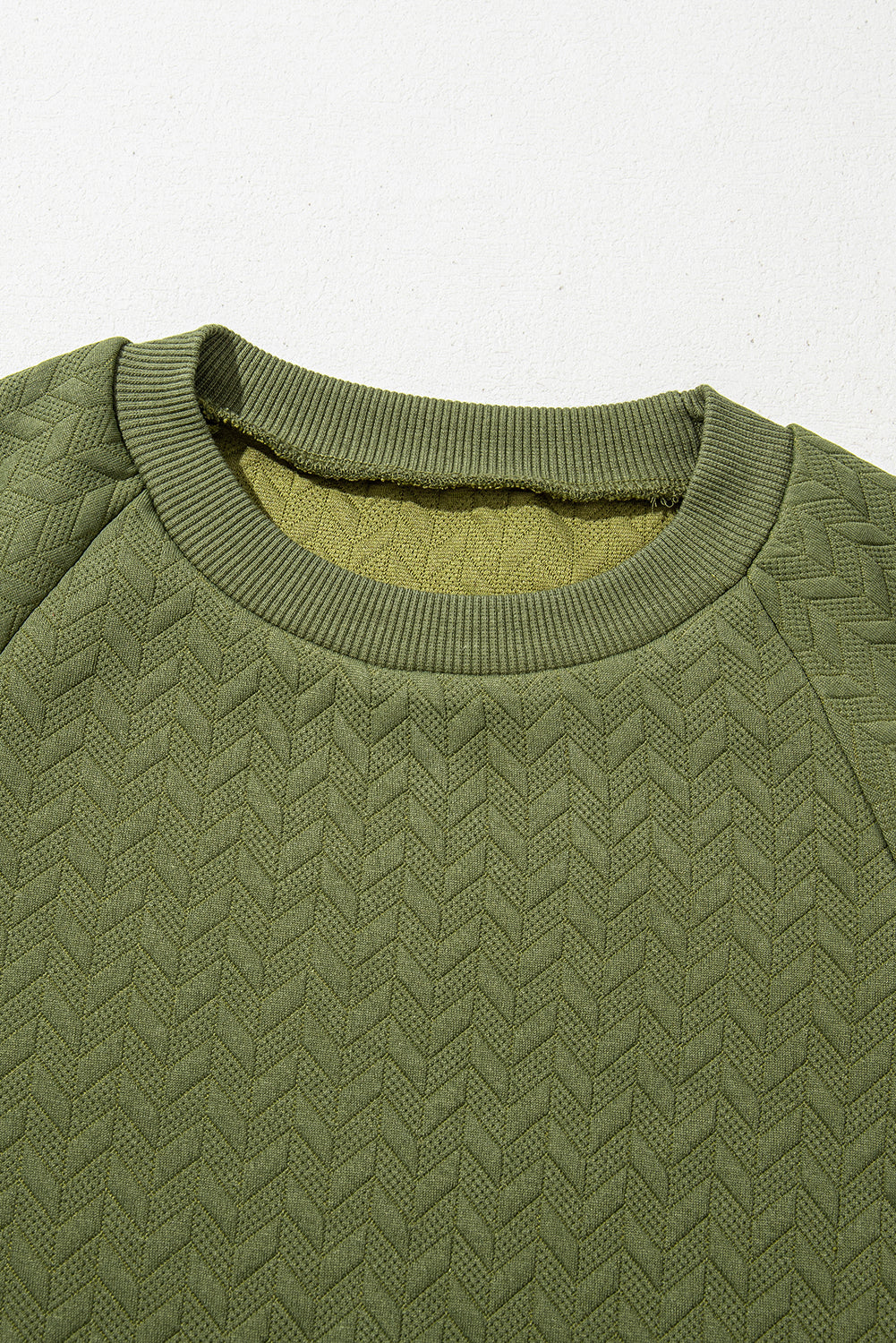 Black Solid Textured Raglan Sleeve Pullover Sweatshirt